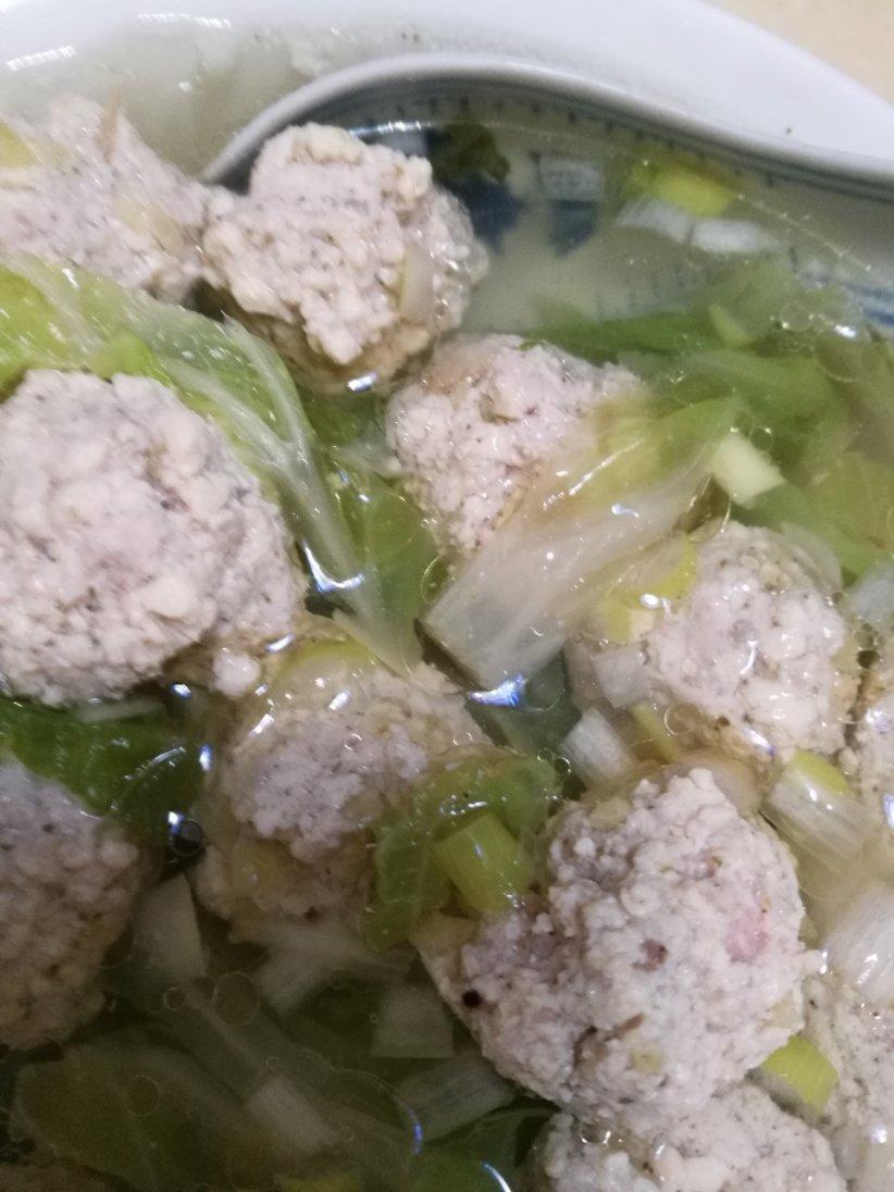 【10分钟系列】白萝卜豆腐圆子汤
