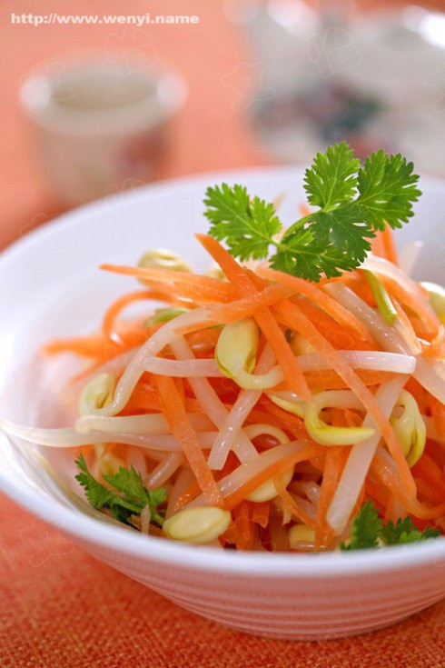 炝拌黄豆芽的做法