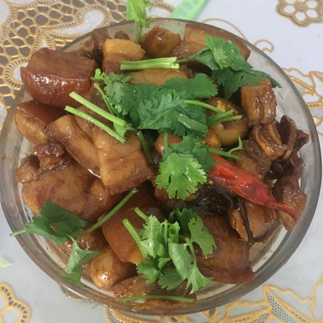 加了鹌鹑蛋后，这盘红烧肉，美味的逆天啦——鹌鹑蛋烧肉（孔瑶食谱）