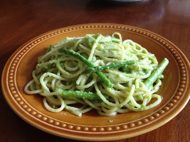 牛油果芦笋意面（Spaghetti with Avocado and Asparagus）