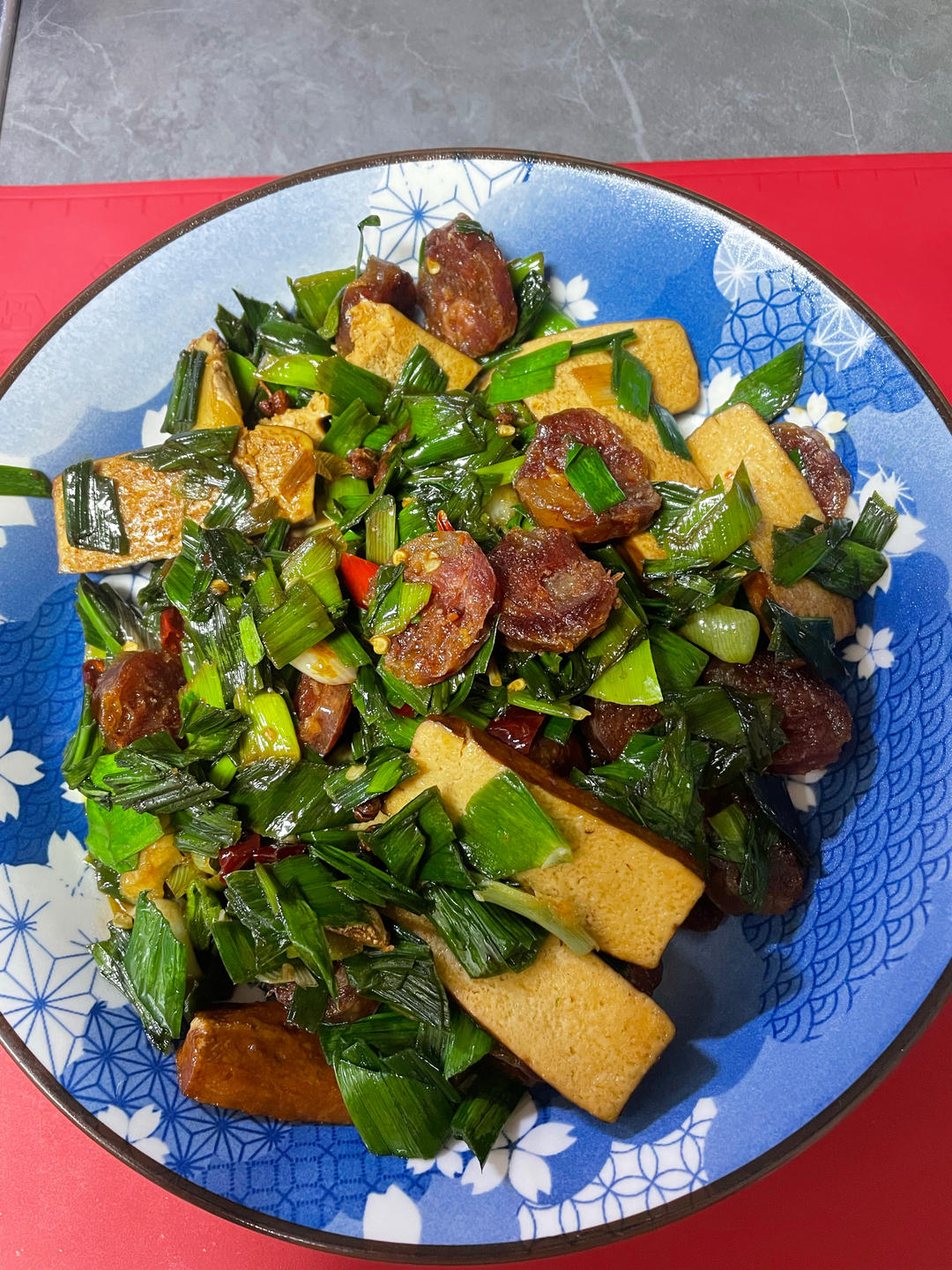 大蒜叶子炒腊肉