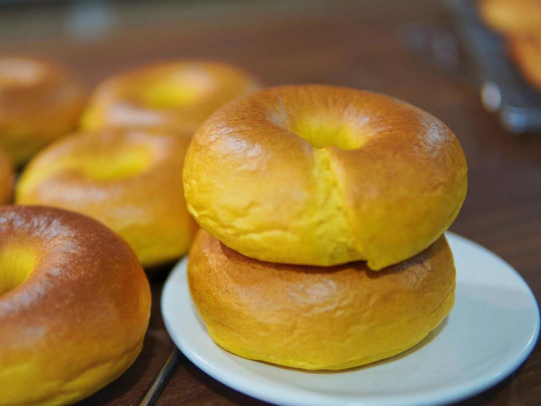 美拉德风南瓜贝果，这贝果太软了！