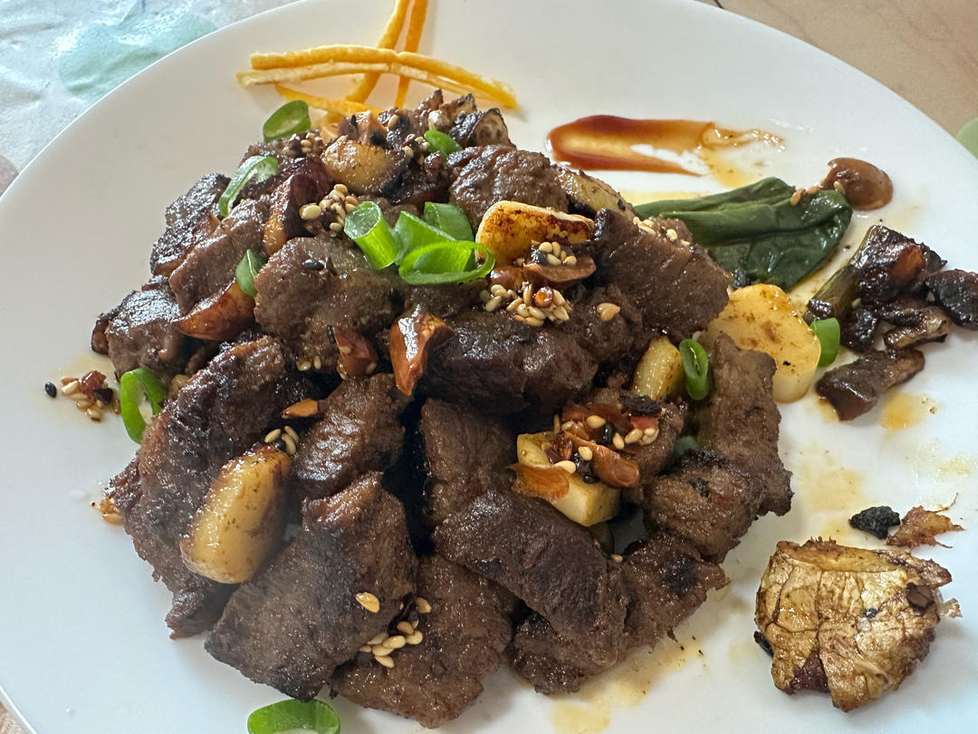 好吃到舔盘的蒜香黑椒牛肉粒