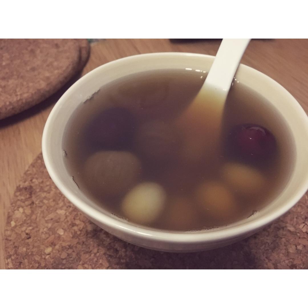红枣桂圆红豆薏米煮小圆子