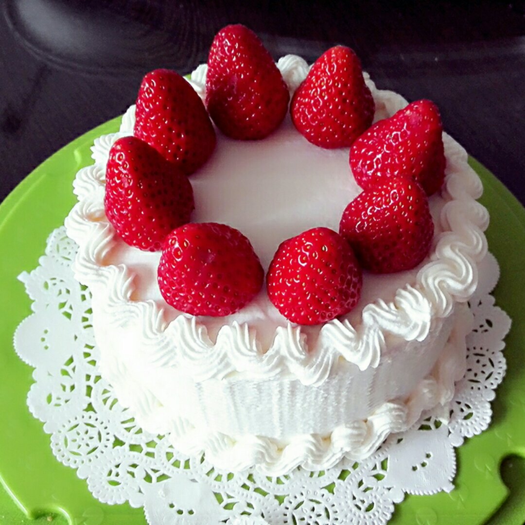 草莓鲜奶油蛋糕