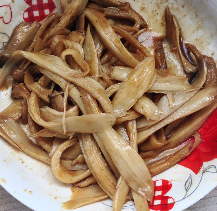 手撕杏鲍菇