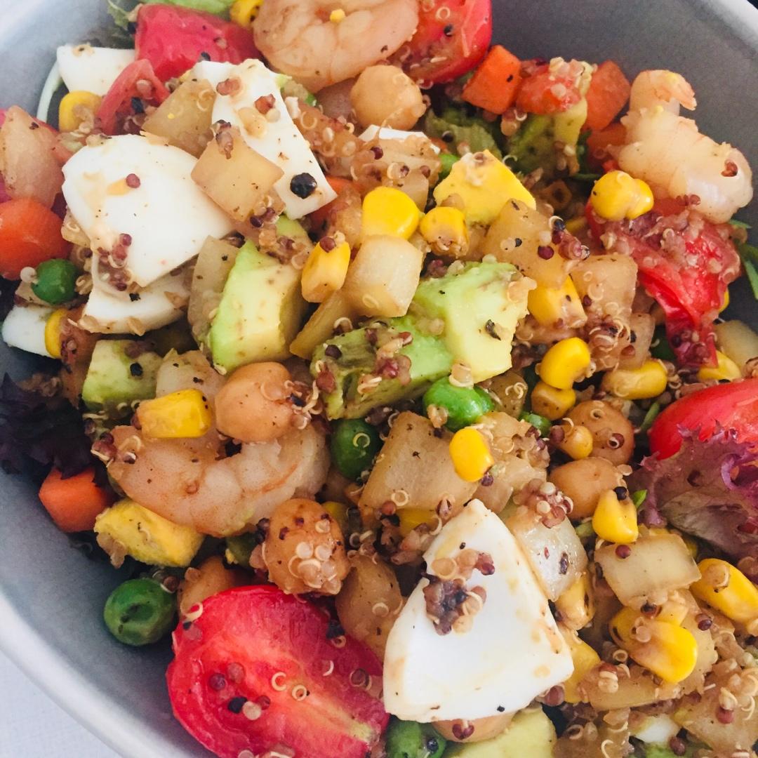 牛油果鸡肉藜麦饭