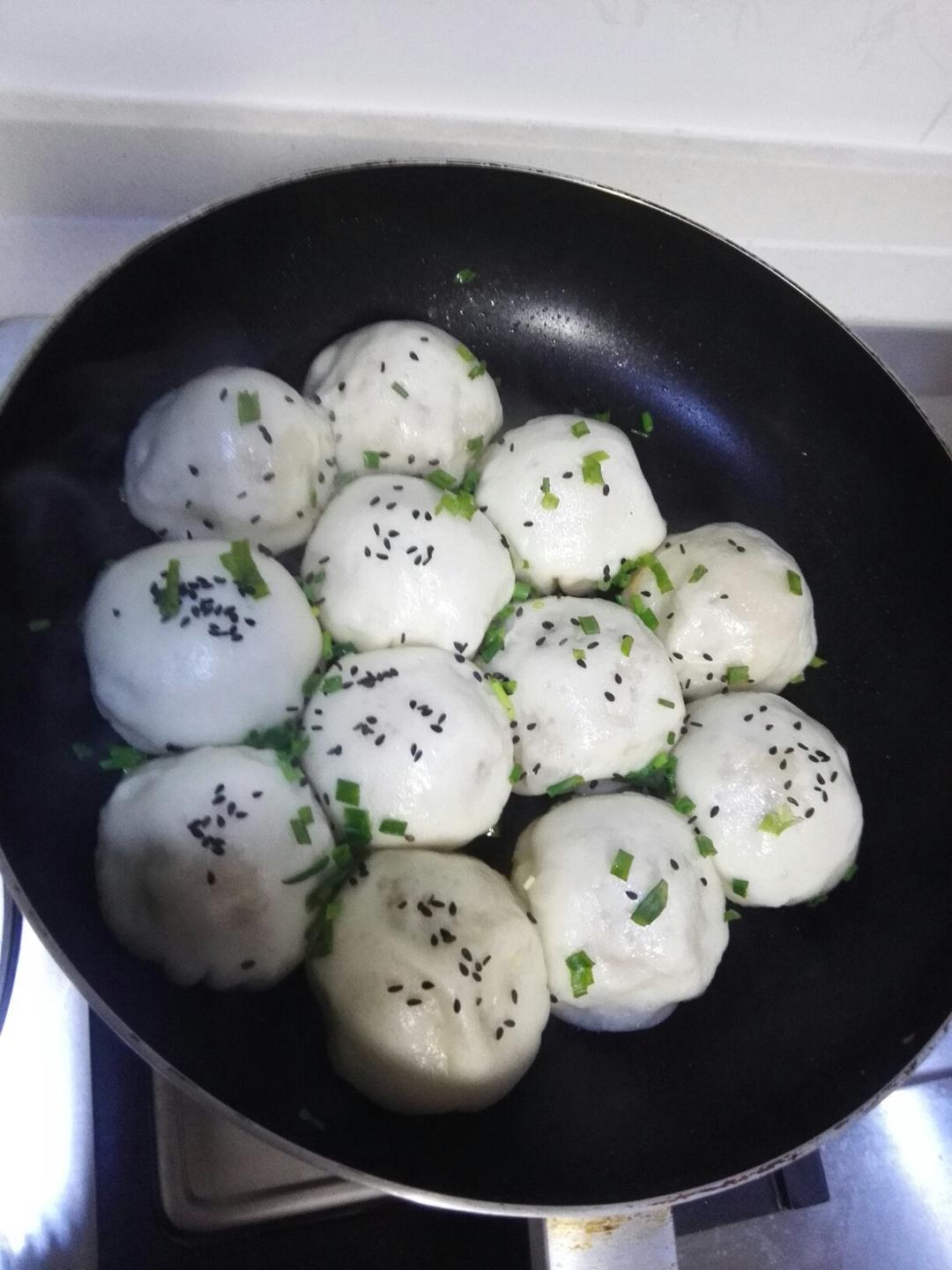 鲜虾猪肉生煎包（一定要看视频哟~）