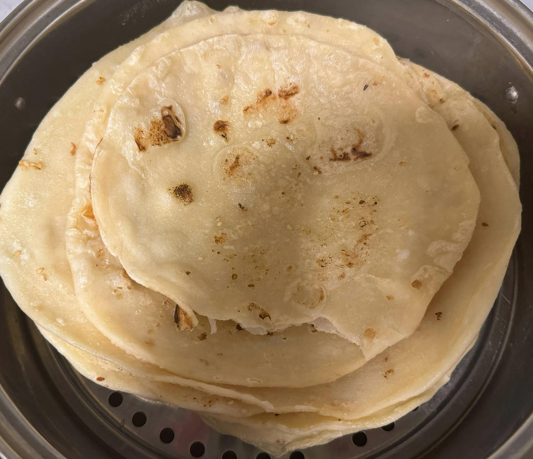 烙饼不硬的小窍门 掌握了你也能看出柔软多层凉了不硬的小油饼