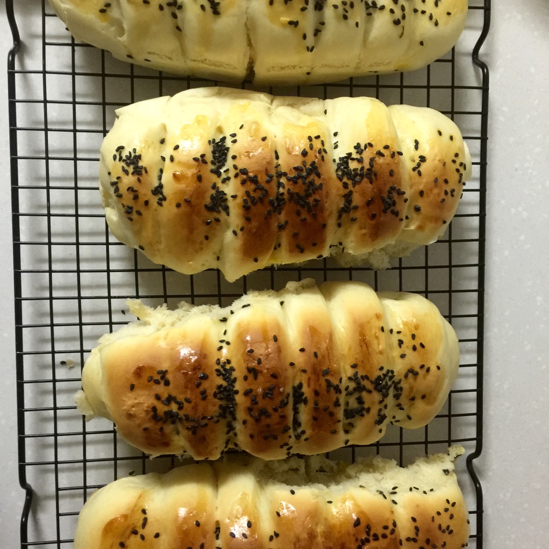 毛毛虫肉松面包