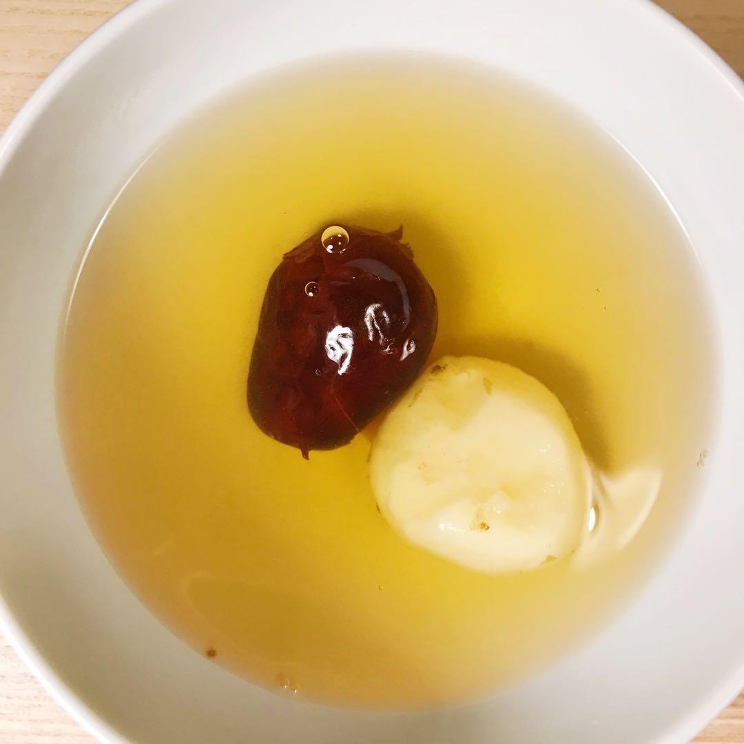 红枣银耳马蹄糖水——很滋润养颜哦
