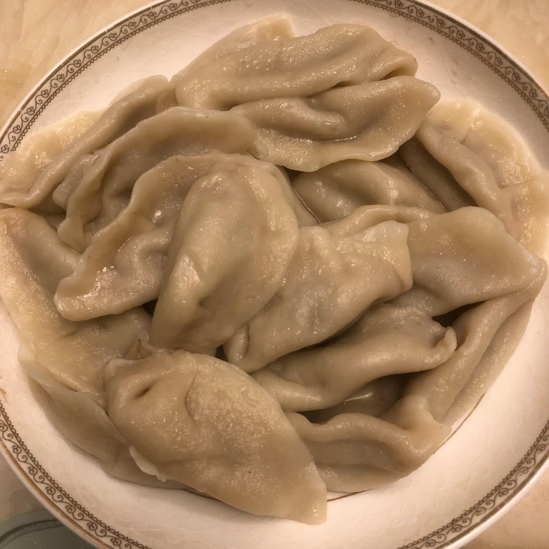 爆汁牛肉芹菜饺子🥟（附牛肉馅不干柴方法）