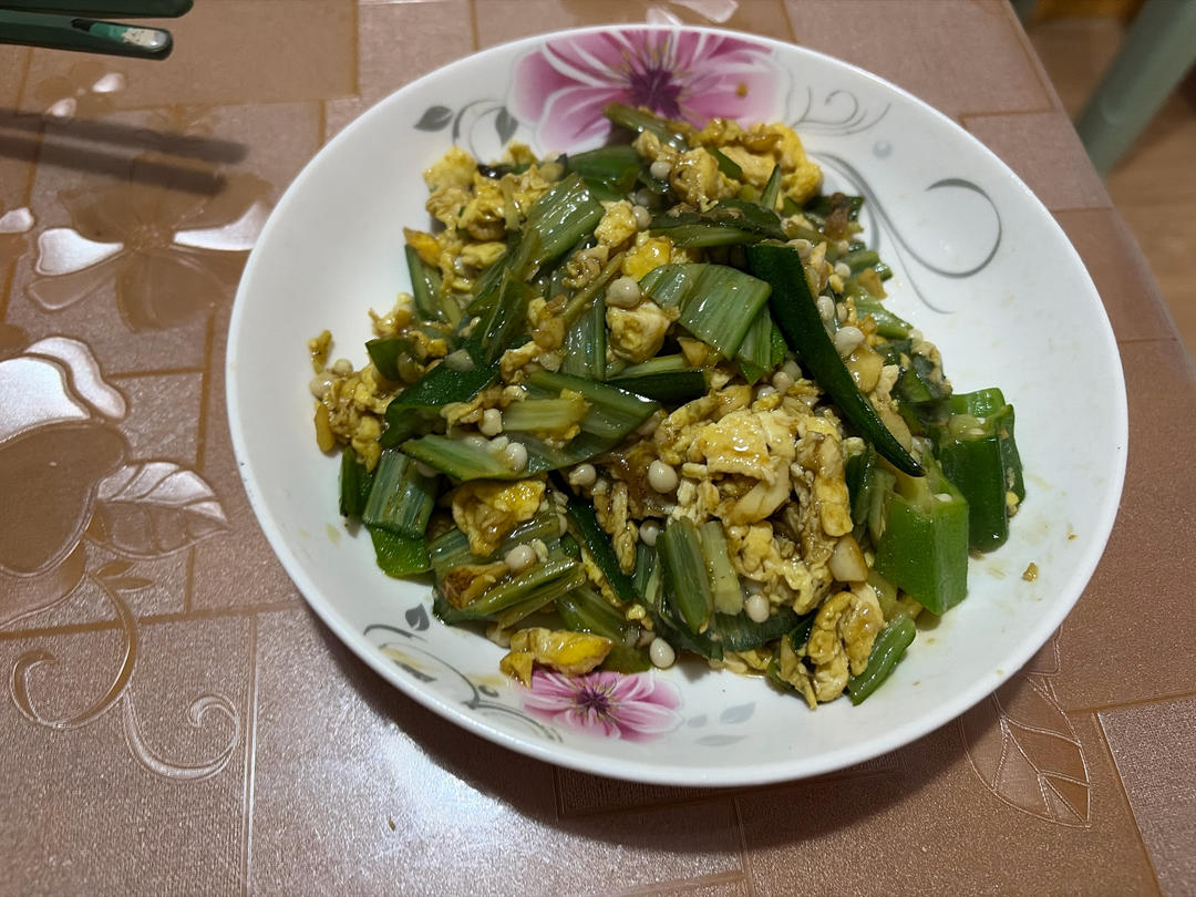 低脂低卡，好吃不胖的秋葵炒鸡蛋，巨好吃