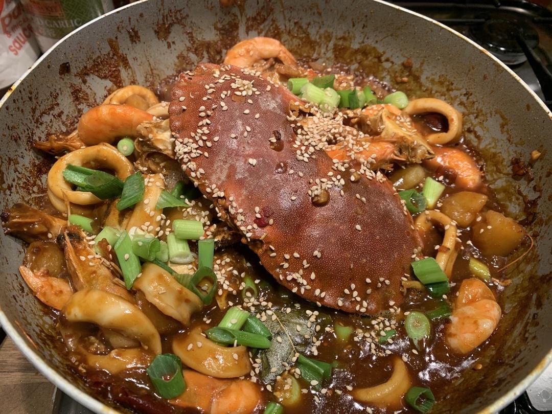 胖哥俩肉蟹煲