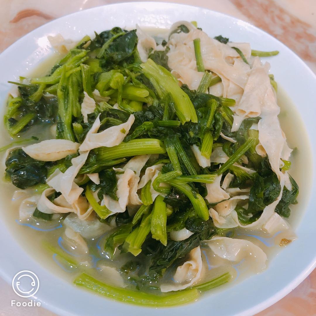 豆皮炒菠菜