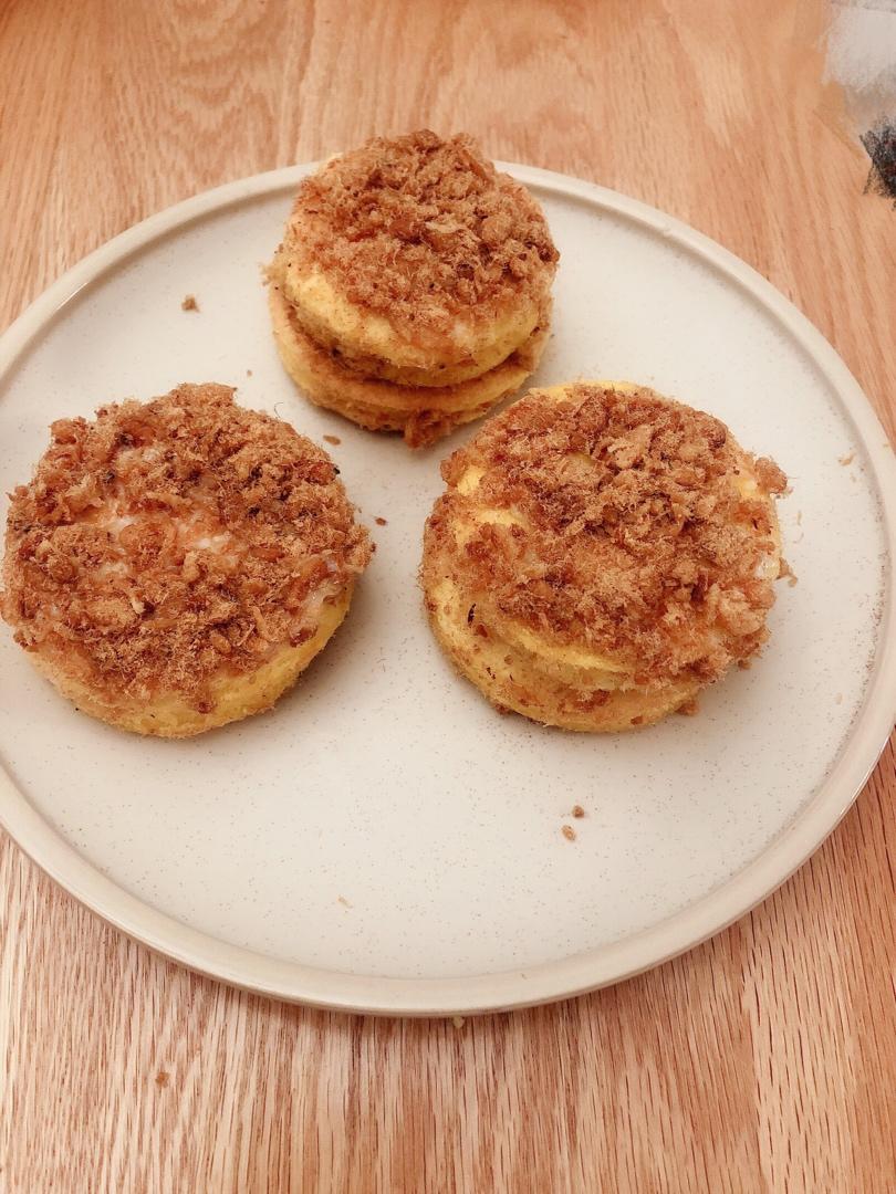 肉松小贝                 完胜鲍师傅