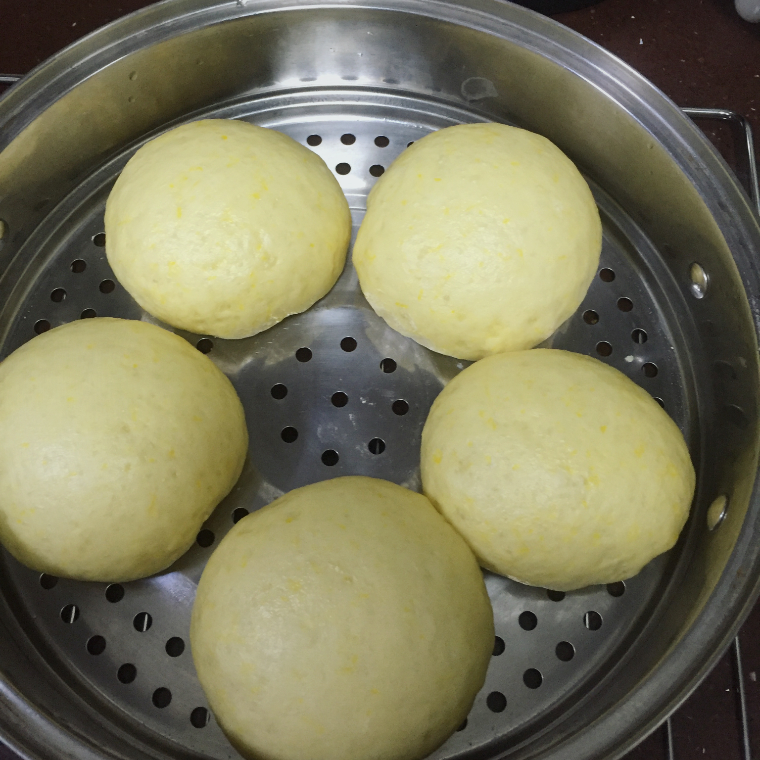 新手也可以--详解如何做出人见人爱、金黄的南瓜馒头