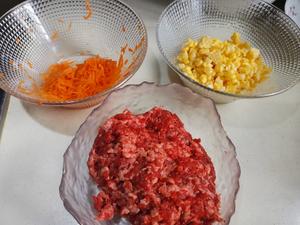 家常版【牛肉萝卜玉米饺子】没试过牛肉饺子的求试，真不赖的做法 步骤7