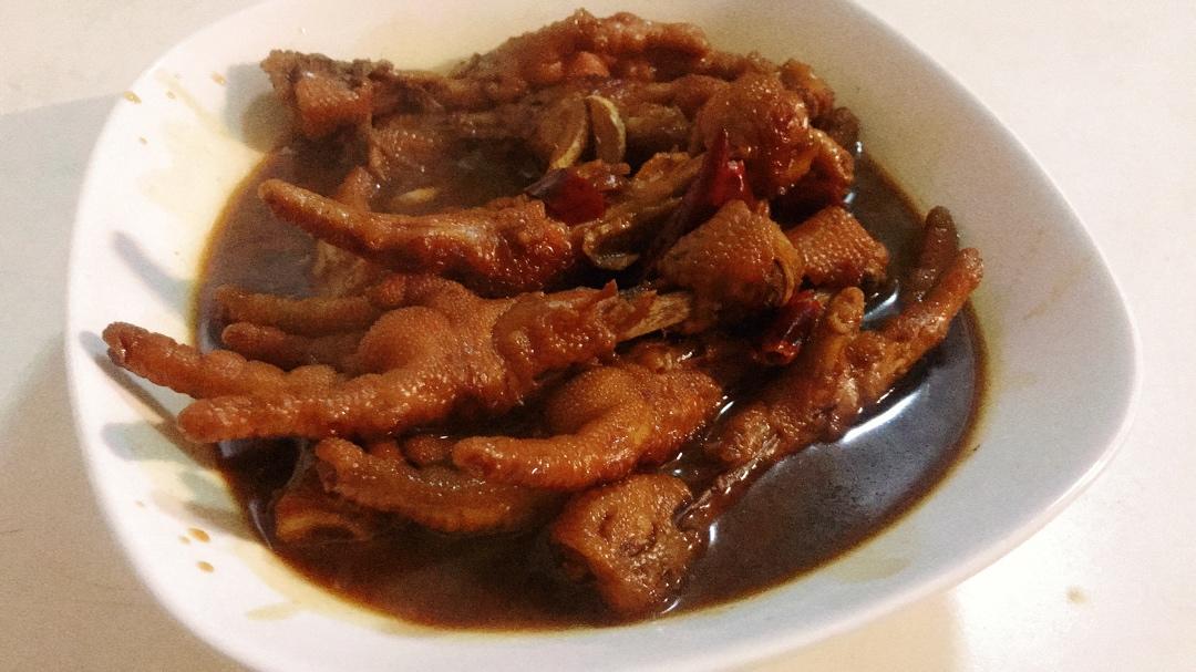 红烧鸡爪，好吃到停不下来，酱汁拌饭零负担