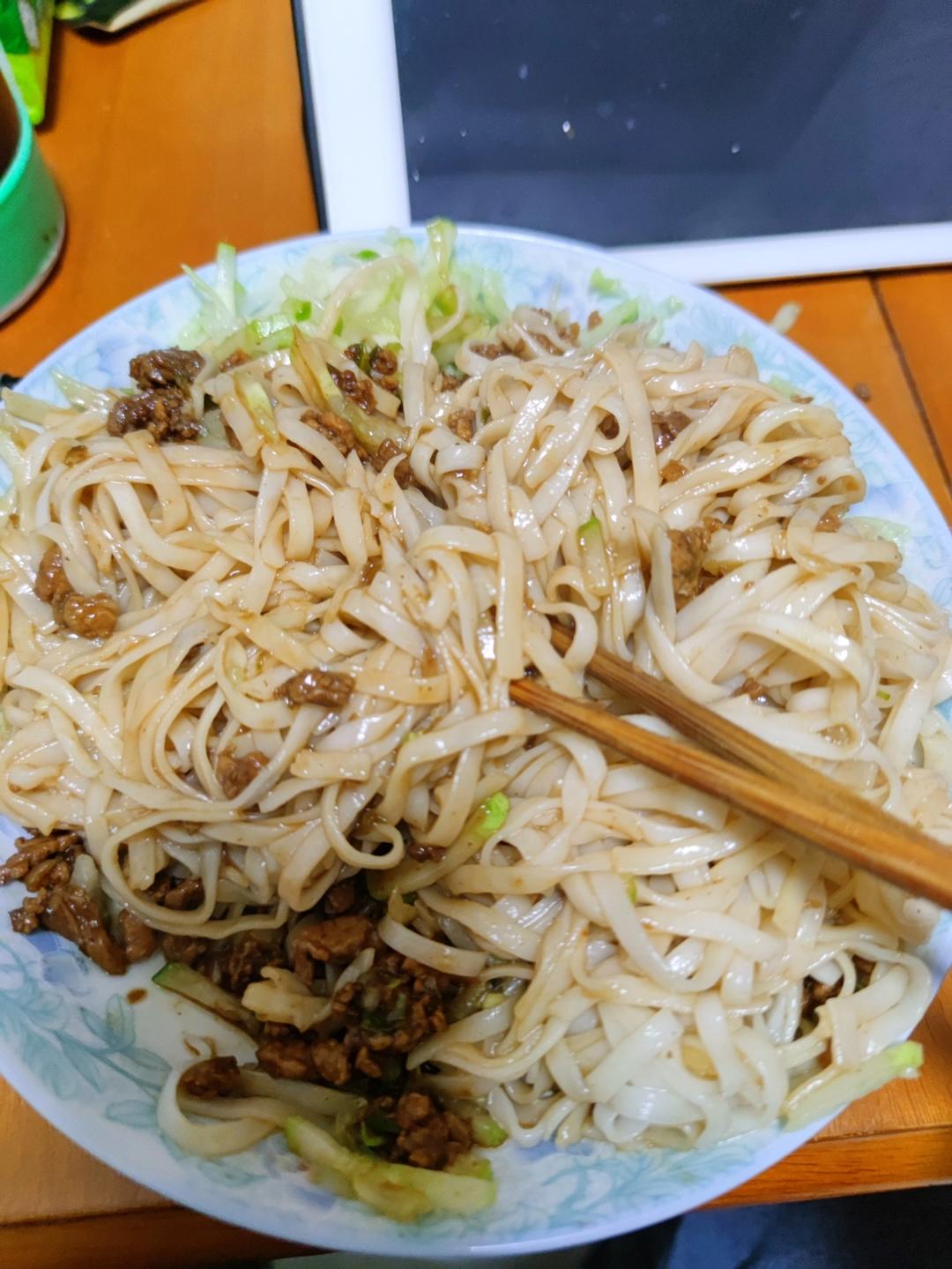 超级美味肉酱面