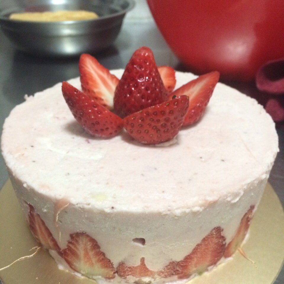 草莓慕斯蛋糕