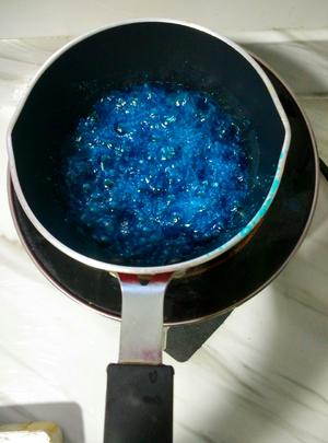 场景蛋糕装饰配件~蓝色透明冰山的做法 步骤1