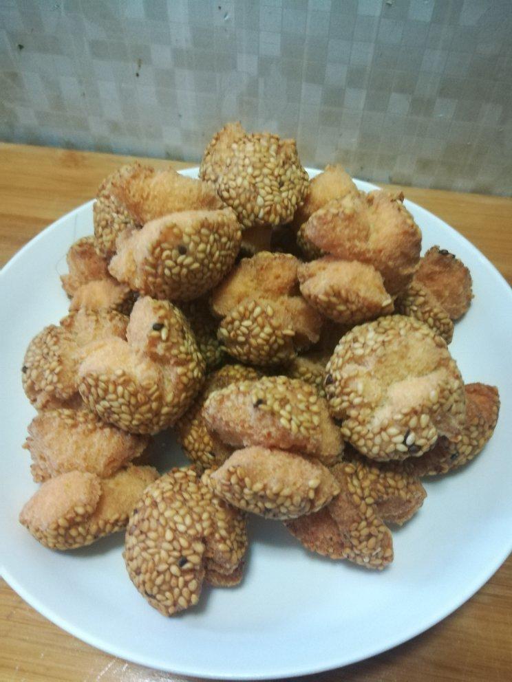美味的传统小吃之_笑口枣（开口笑）