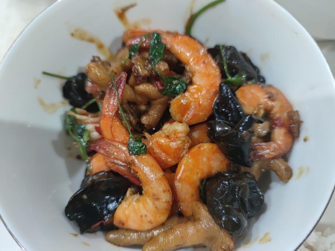 鸡爪虾煲