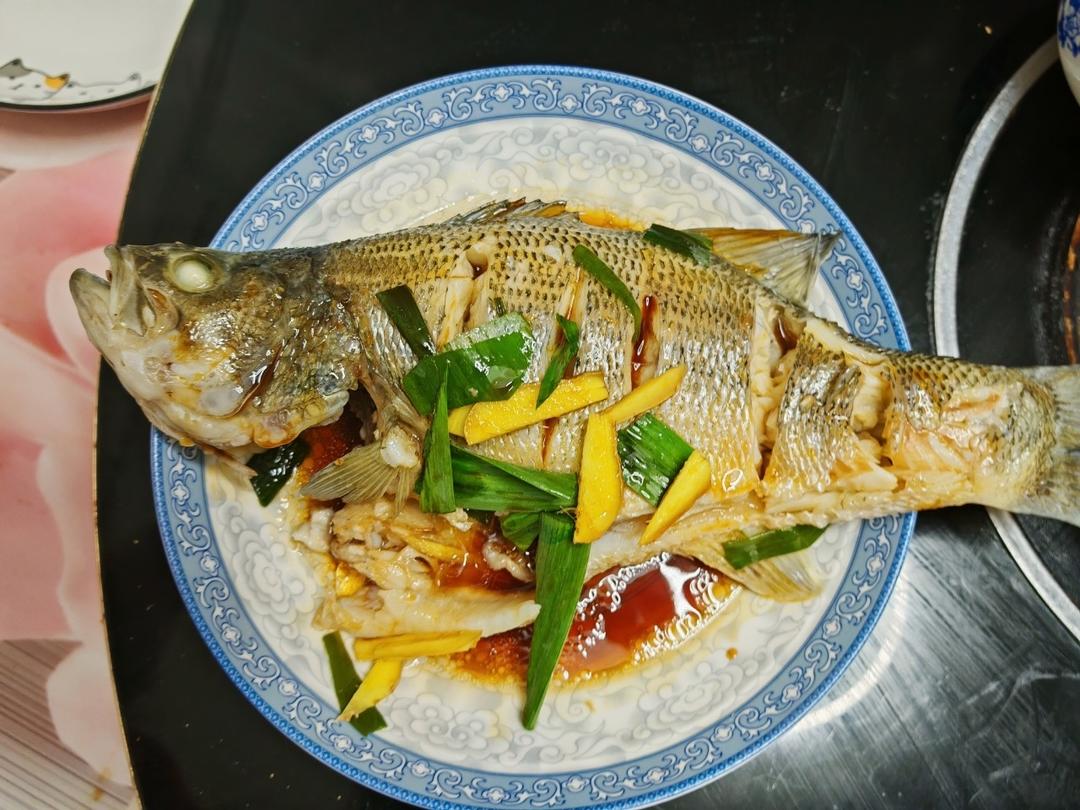 清蒸鲈鱼