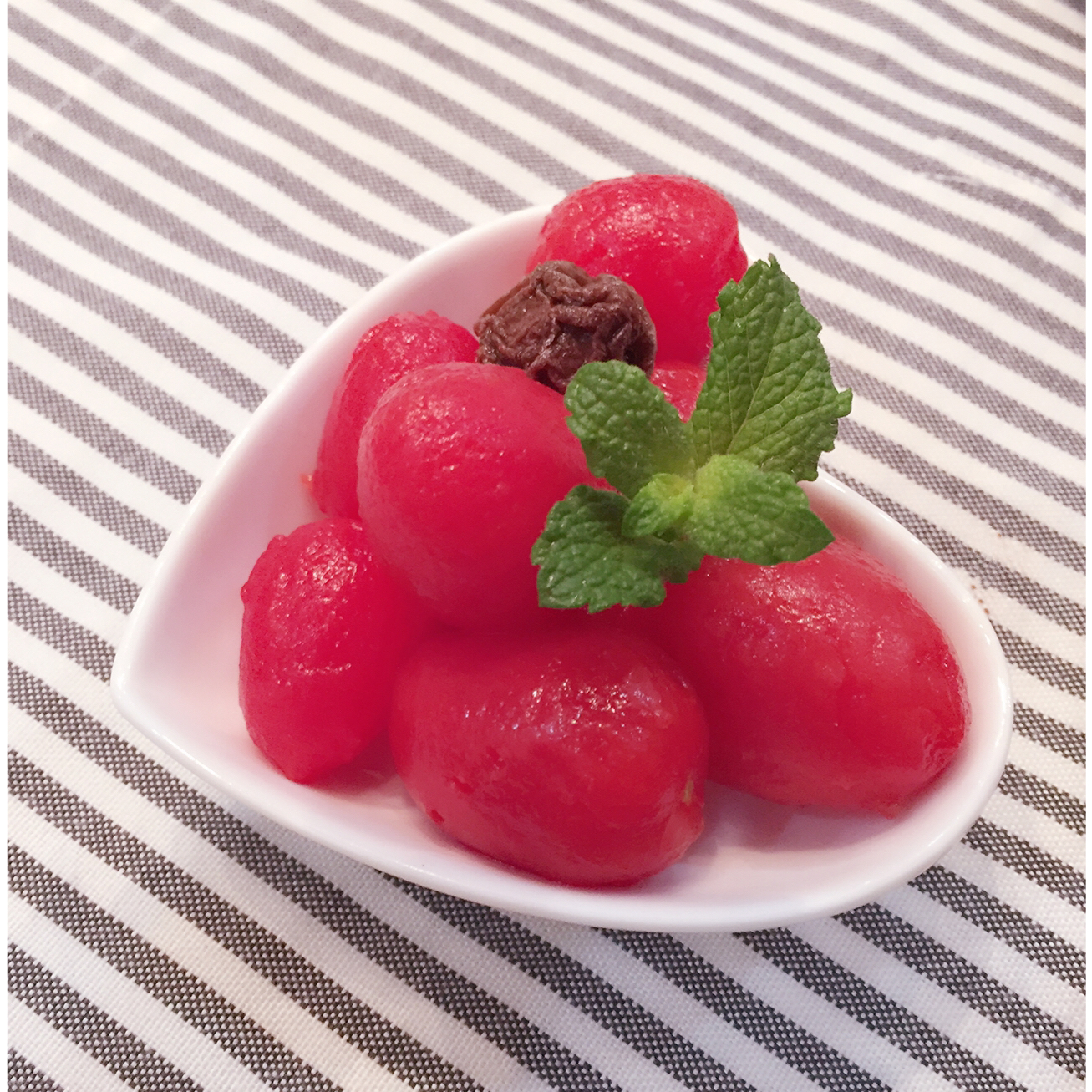 五个樱桃做的话梅小番茄