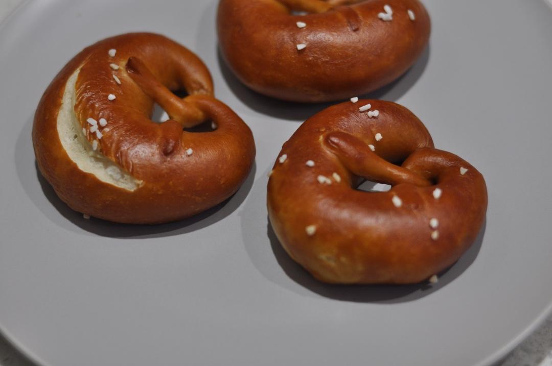 最详细的碱水包 【德国结面包 布雷结面包】有关碱水面包Brezel的一切 Bretzel Brezen Pretzel