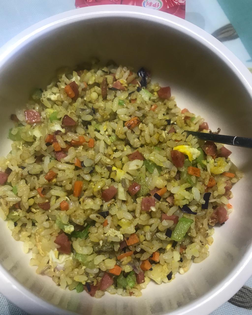 黄金咖喱炒饭