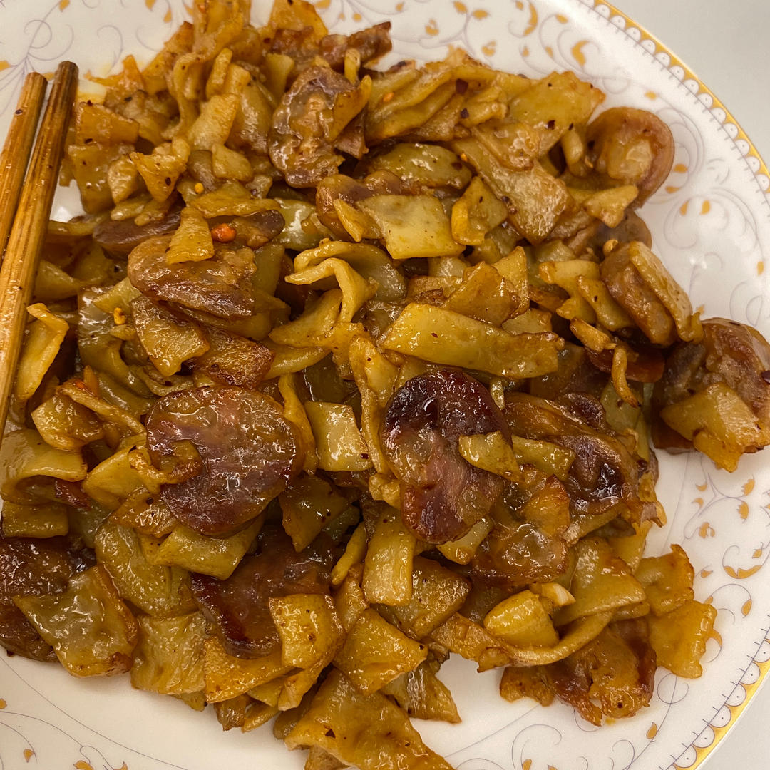腊肠炒豆丝（湖北特色）