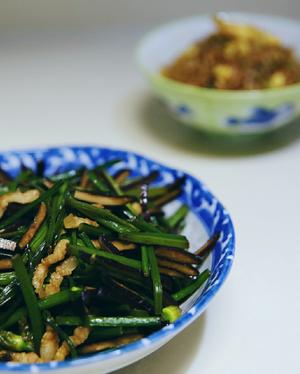 韭菜苔肉丝炒茶干的做法 步骤11