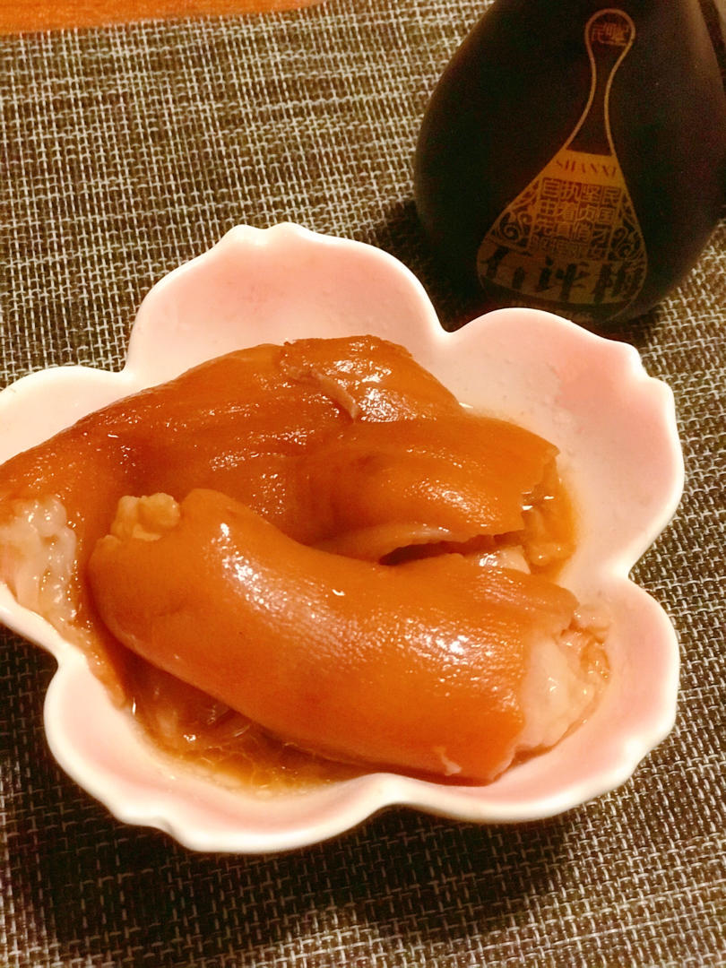 酱香卤猪蹄