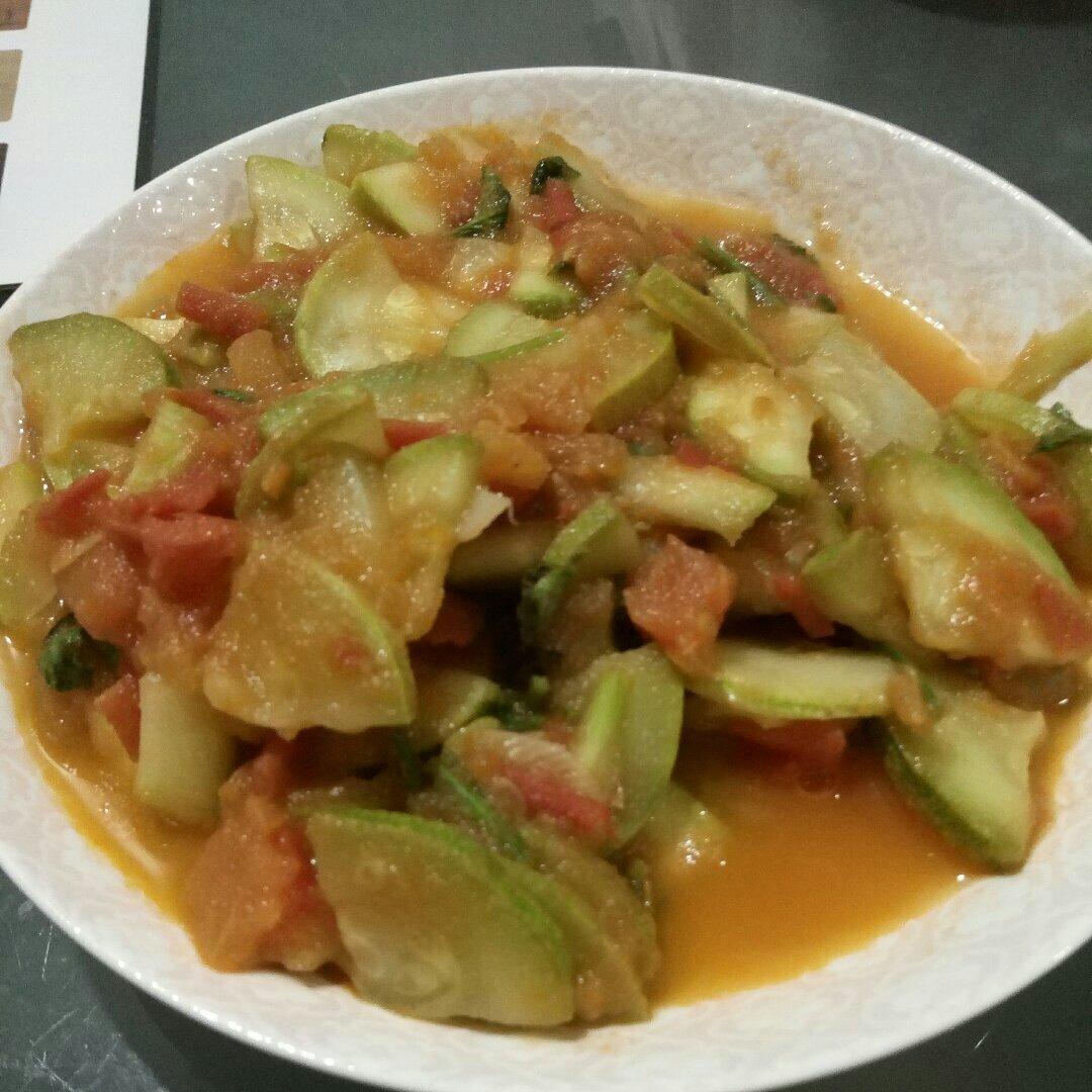 西红柿炒西葫芦
