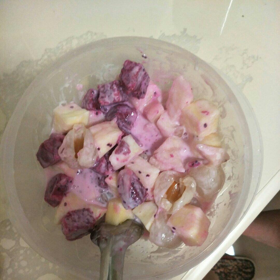 酸奶水果沙拉