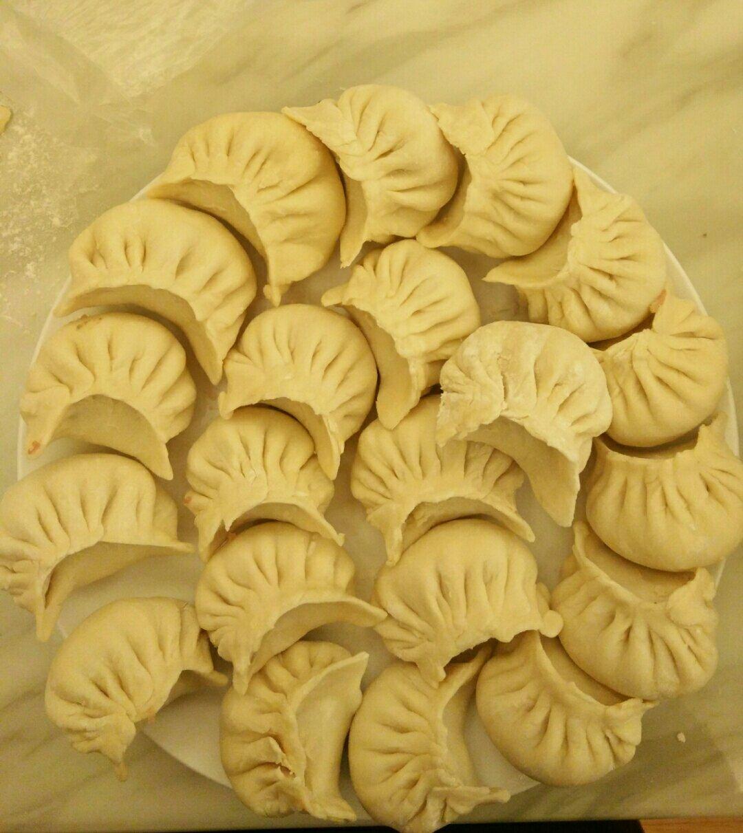 韭菜猪肉饺子(最简单最好吃又最多汁的饺子)