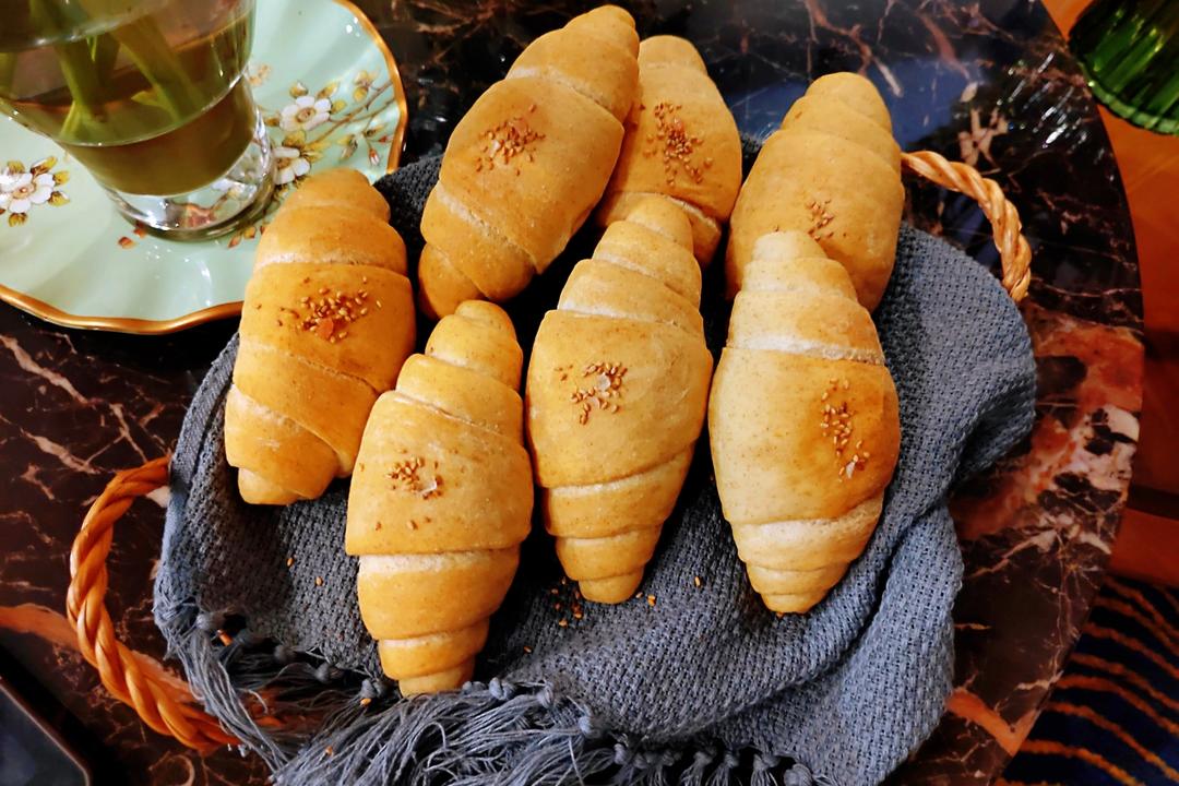 全麦芝麻盐面包