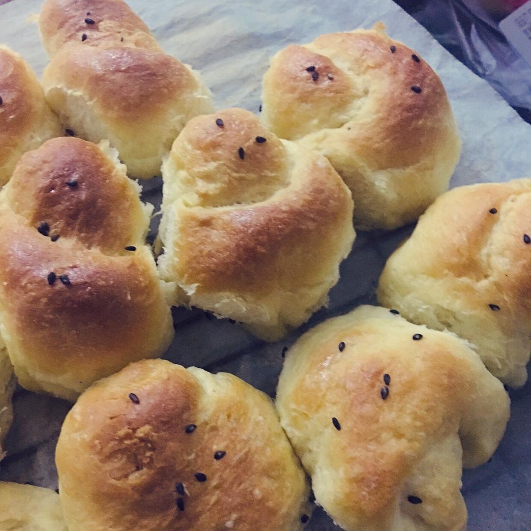 脆底蜂蜜小面包