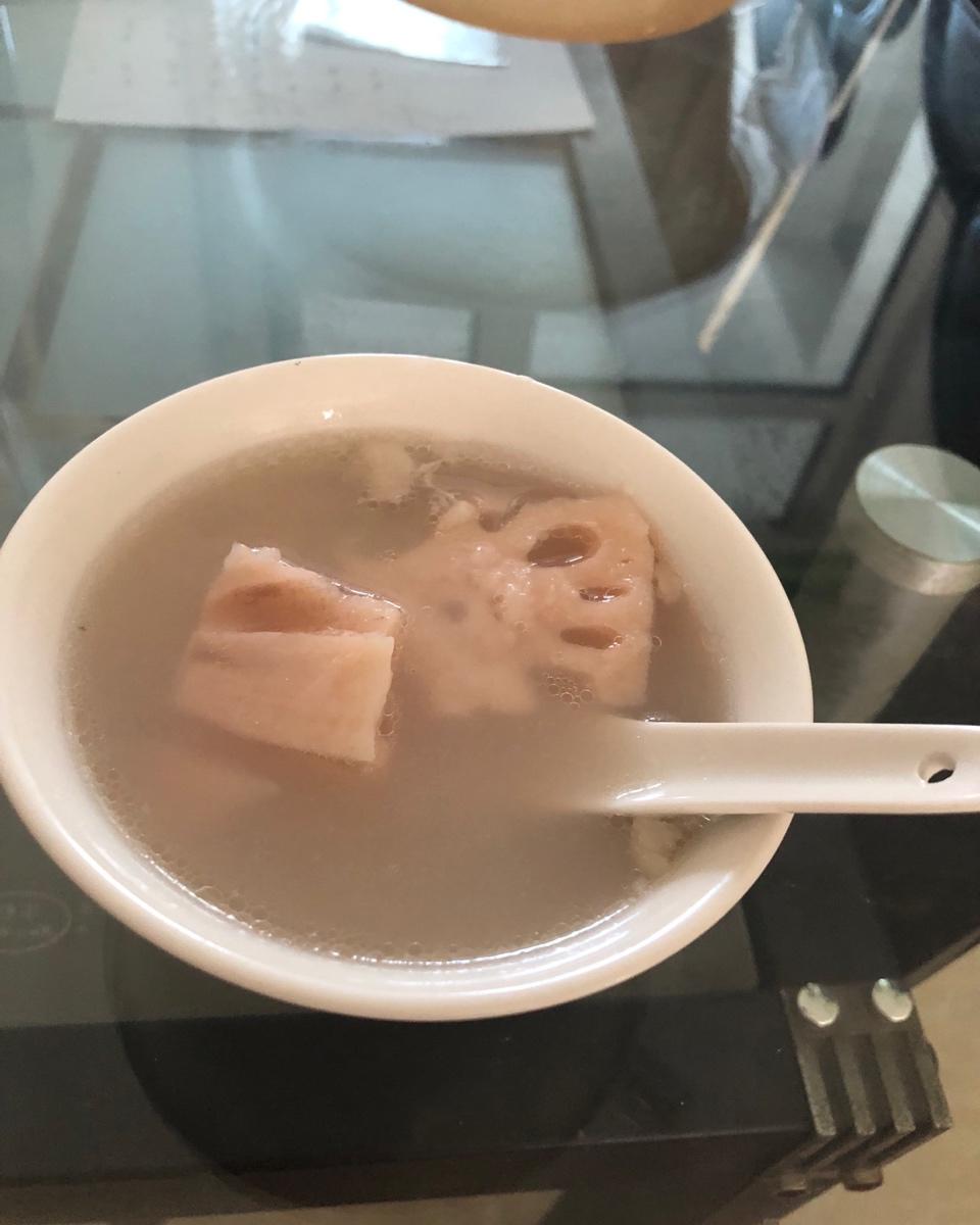 最单纯的大骨头汤