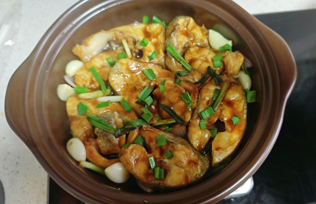 春日食鲜！快手家常菜｜砂锅焗鲈鱼