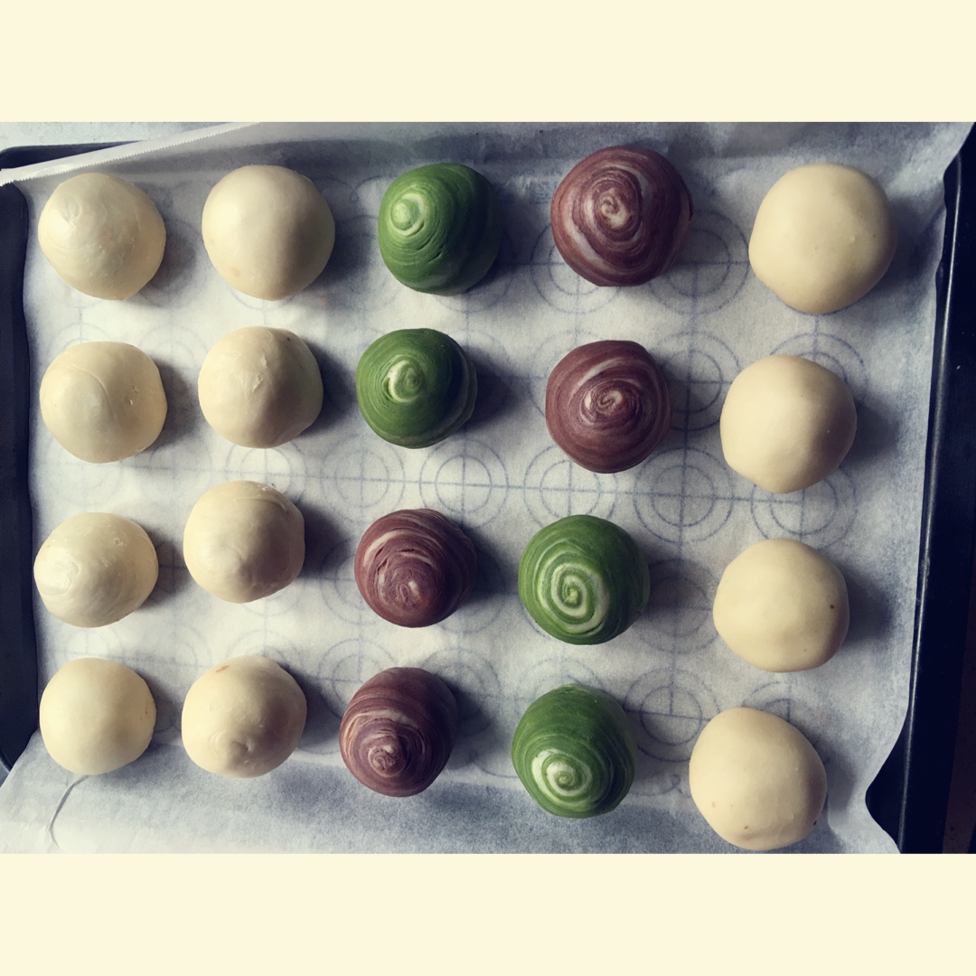 蛋黄酥~紫薯、抹茶、原味~花好月圆，中秋快乐~内附一次做六色蛋黄酥方法~