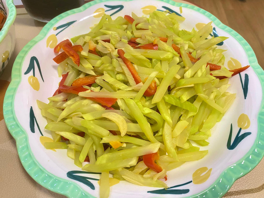 清炒莴笋丝