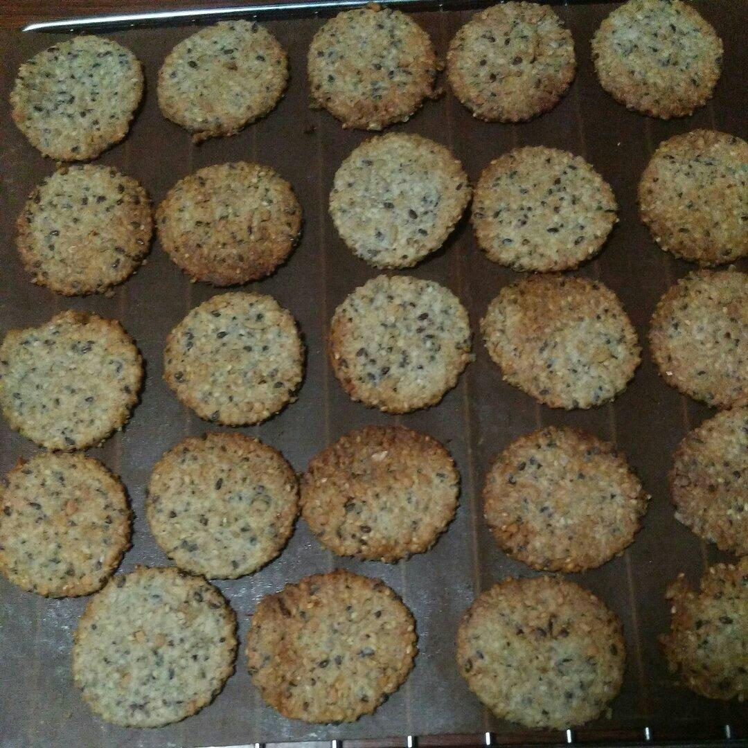 【健康零食】全麦芝麻饼干