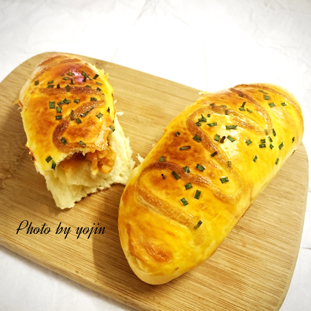 肉松火腿奶酪香葱面包