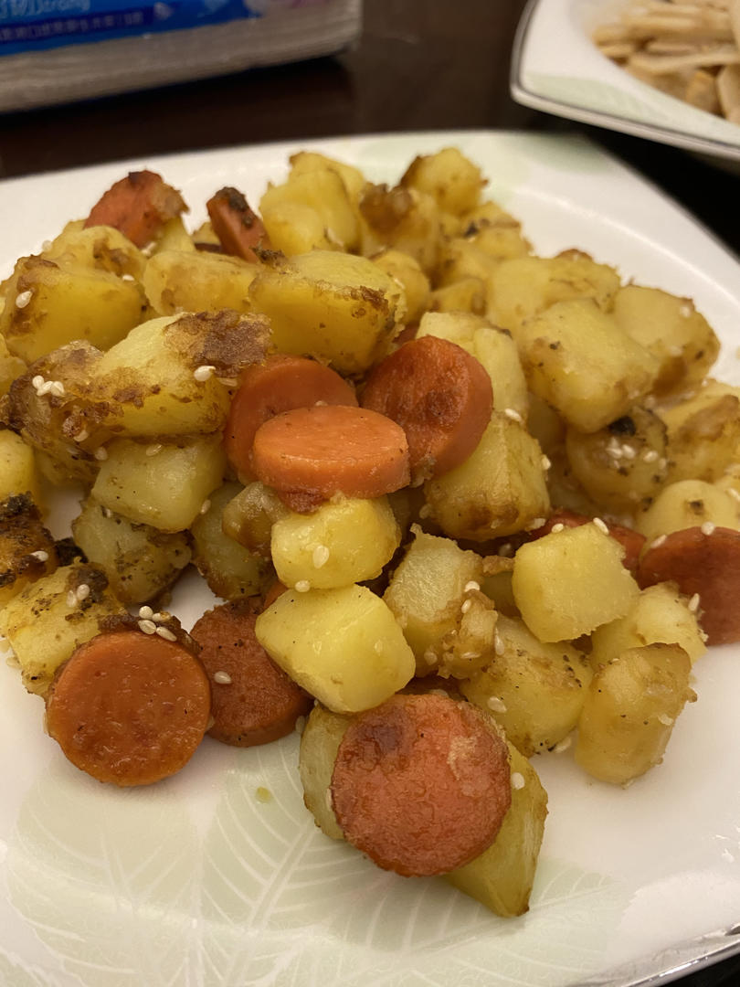 孜然火腿土豆丁