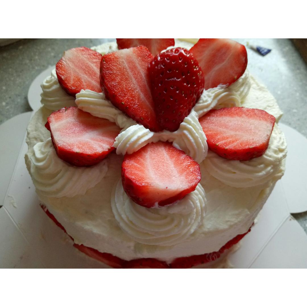 《Tinrry+》草莓奶油蛋糕（8寸配方）
