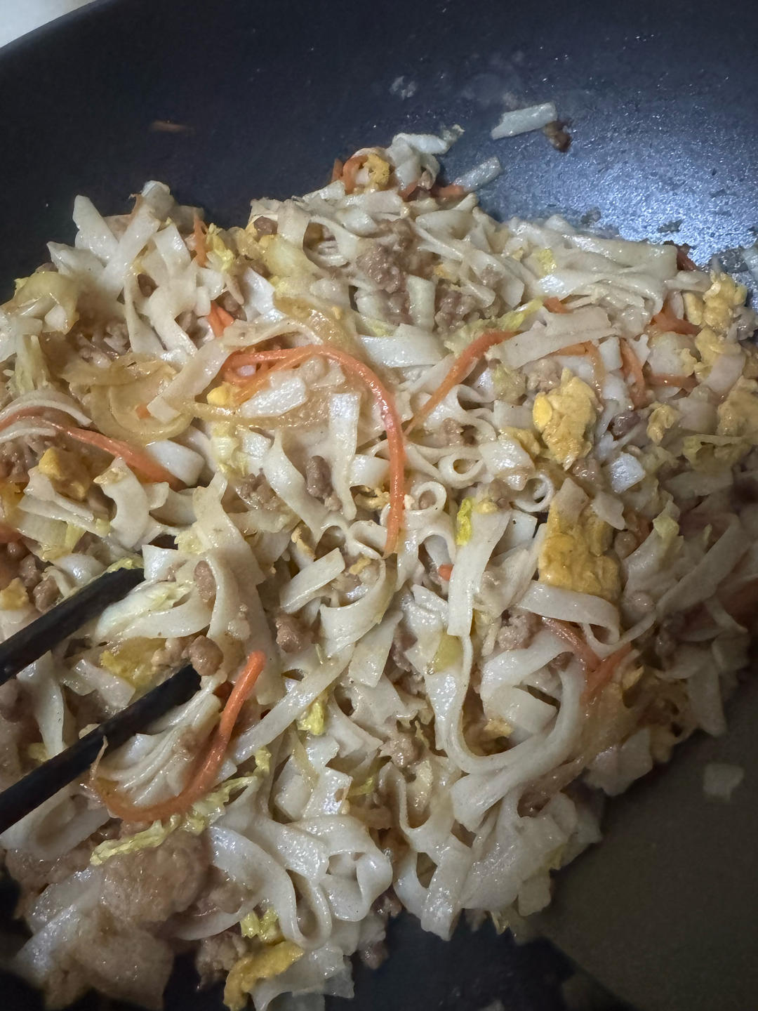 路边摊的炒河粉