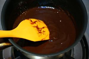 入口即化的丝滑生巧克力的做法 步骤3